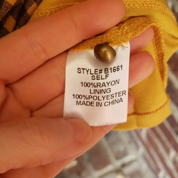 NWOT Yellow Off Shoulder Ruffle Dress Size Small - Picture 9 of 10